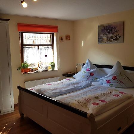 Hotel Zum Burgtoerle à Wallduern Extérieur photo