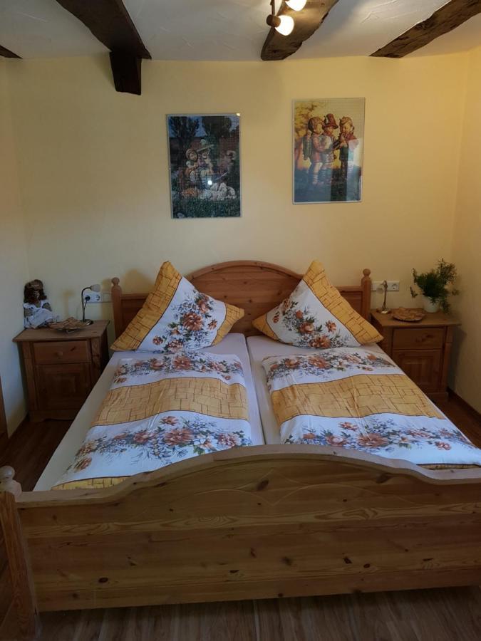 Hotel Zum Burgtoerle à Wallduern Extérieur photo