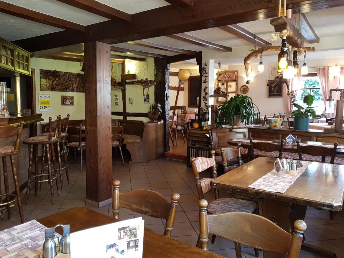 Hotel Zum Burgtoerle à Wallduern Extérieur photo