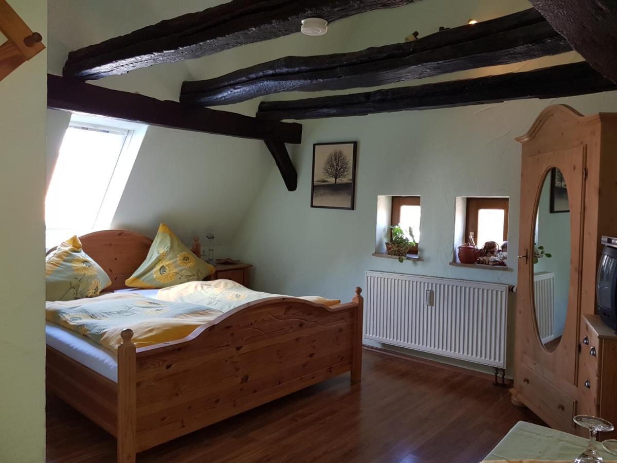 Hotel Zum Burgtoerle à Wallduern Extérieur photo